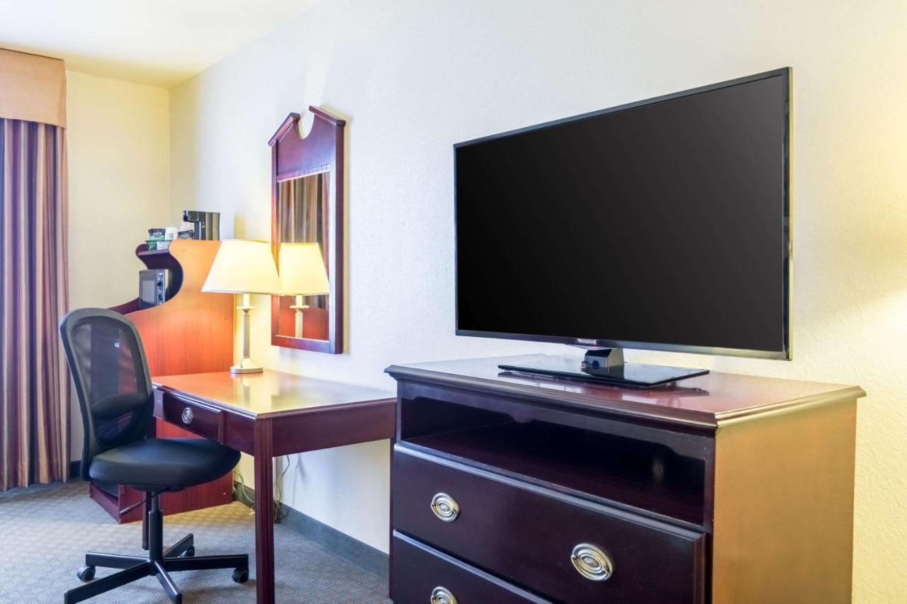 Quality Inn & Suites Of Alma - Northeast From Fort Smith المظهر الخارجي الصورة