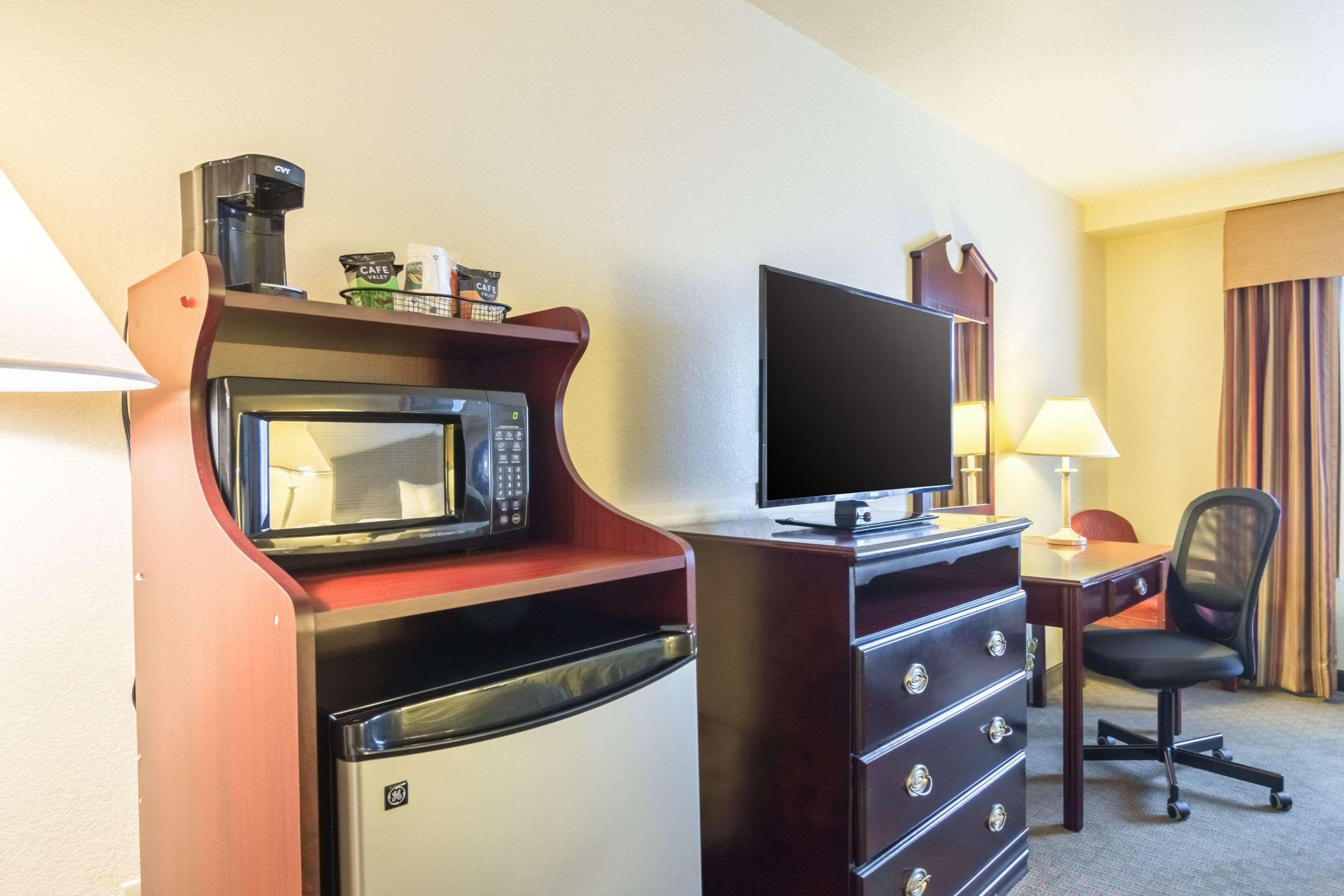 Quality Inn & Suites Alma - Fort Smith Northeast المظهر الخارجي الصورة