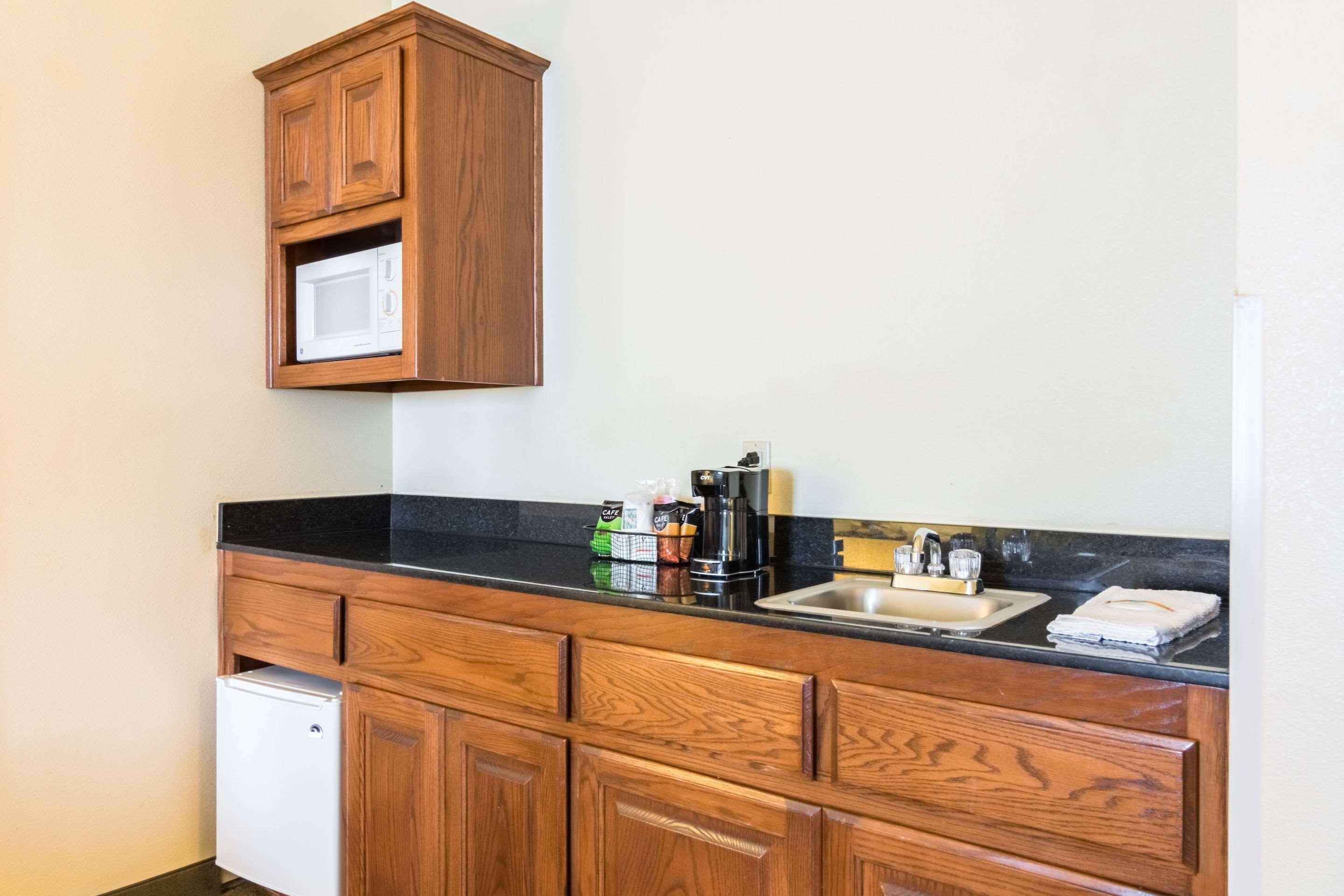 Quality Inn & Suites Of Alma - Northeast From Fort Smith المظهر الخارجي الصورة