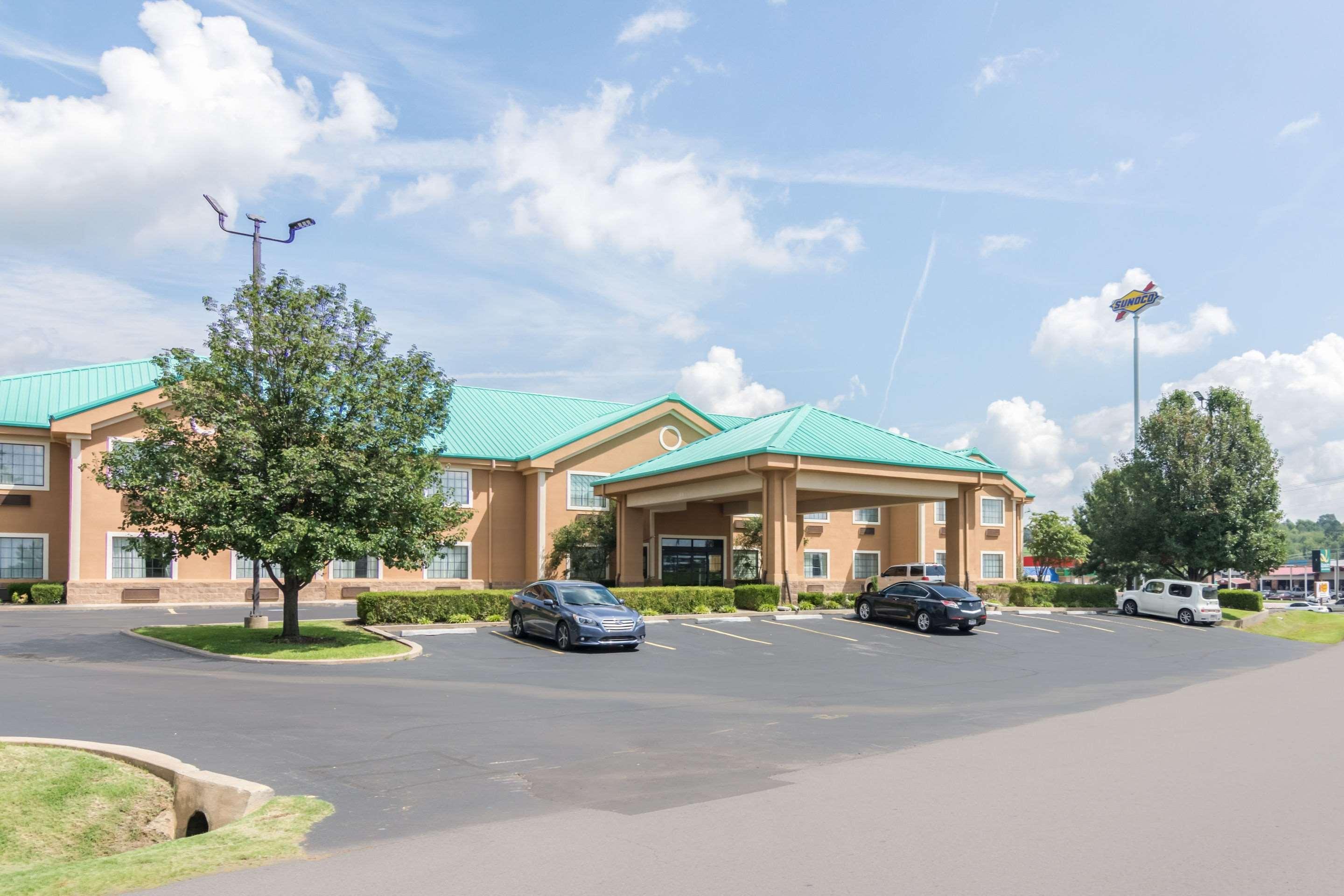 Quality Inn & Suites Alma - Fort Smith Northeast المظهر الخارجي الصورة