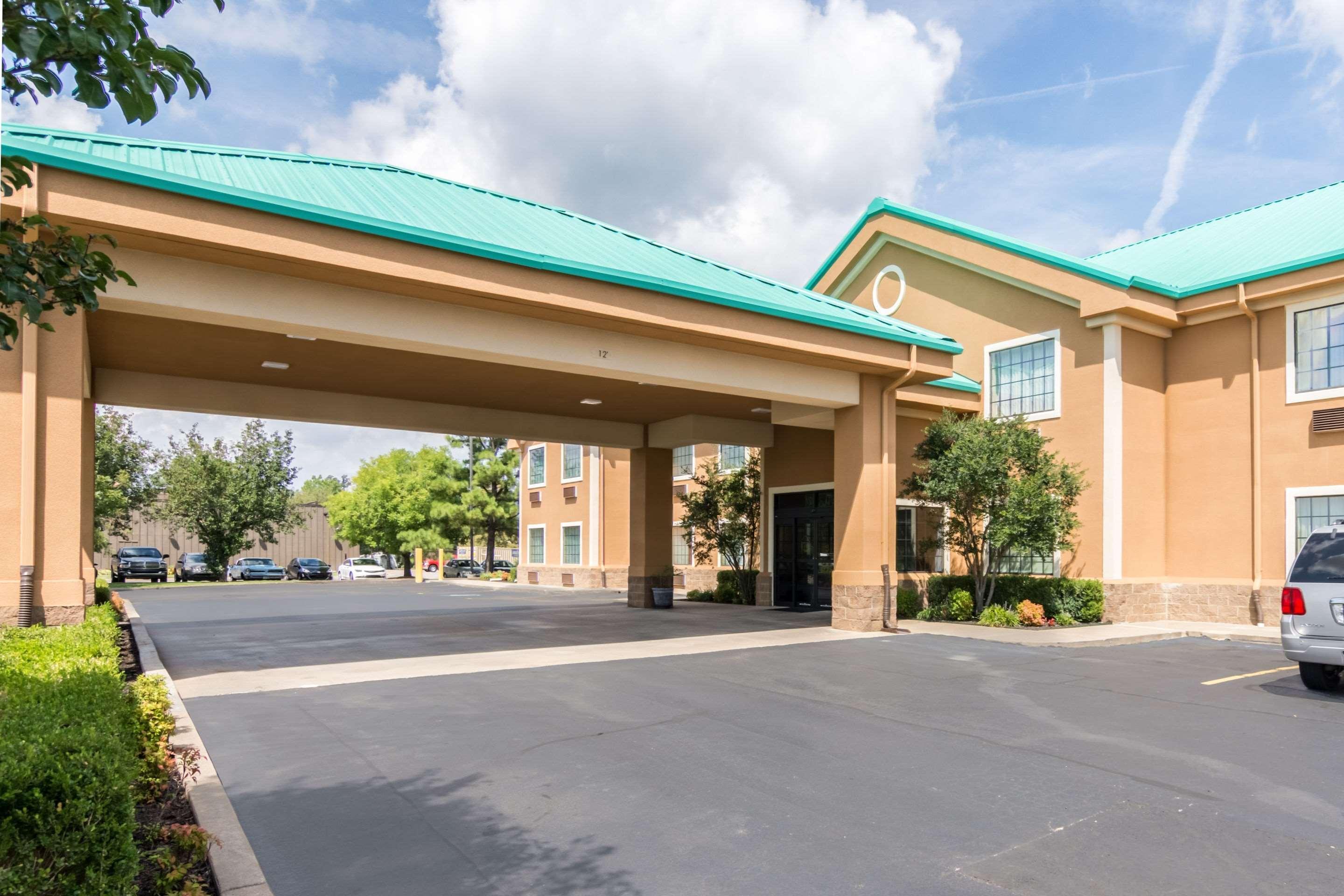 Quality Inn & Suites Alma - Fort Smith Northeast المظهر الخارجي الصورة