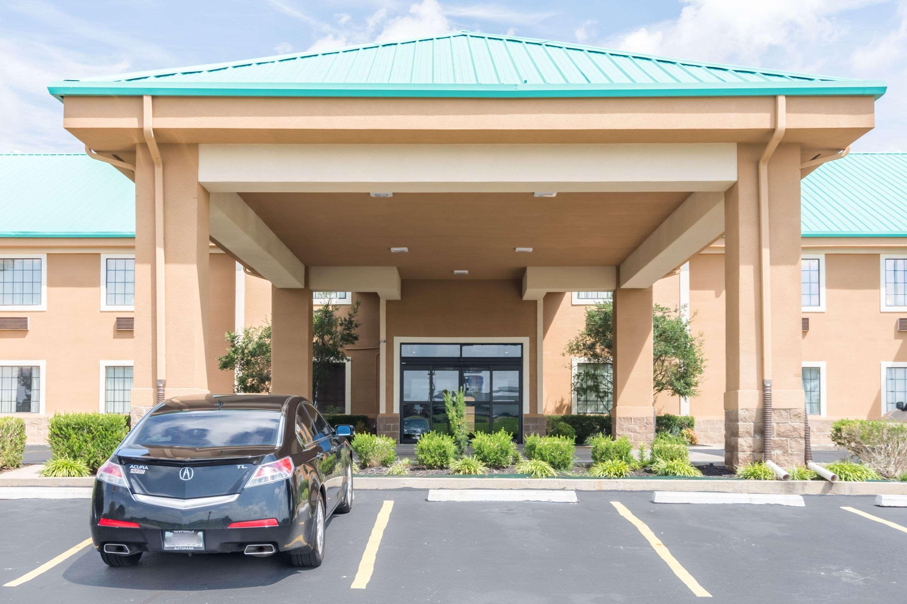 Quality Inn & Suites Alma - Fort Smith Northeast المظهر الخارجي الصورة