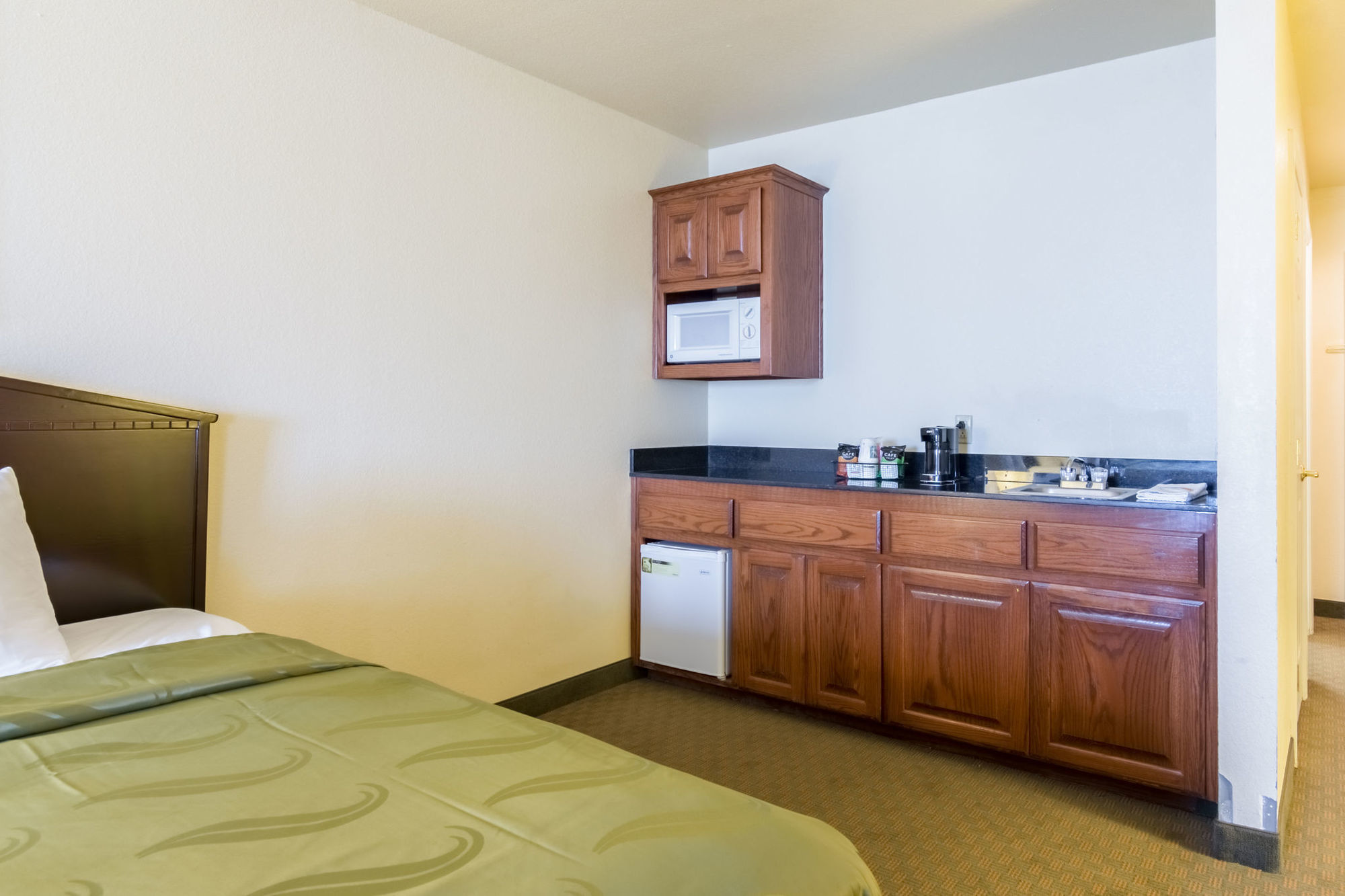 Quality Inn & Suites Of Alma - Northeast From Fort Smith الغرفة الصورة