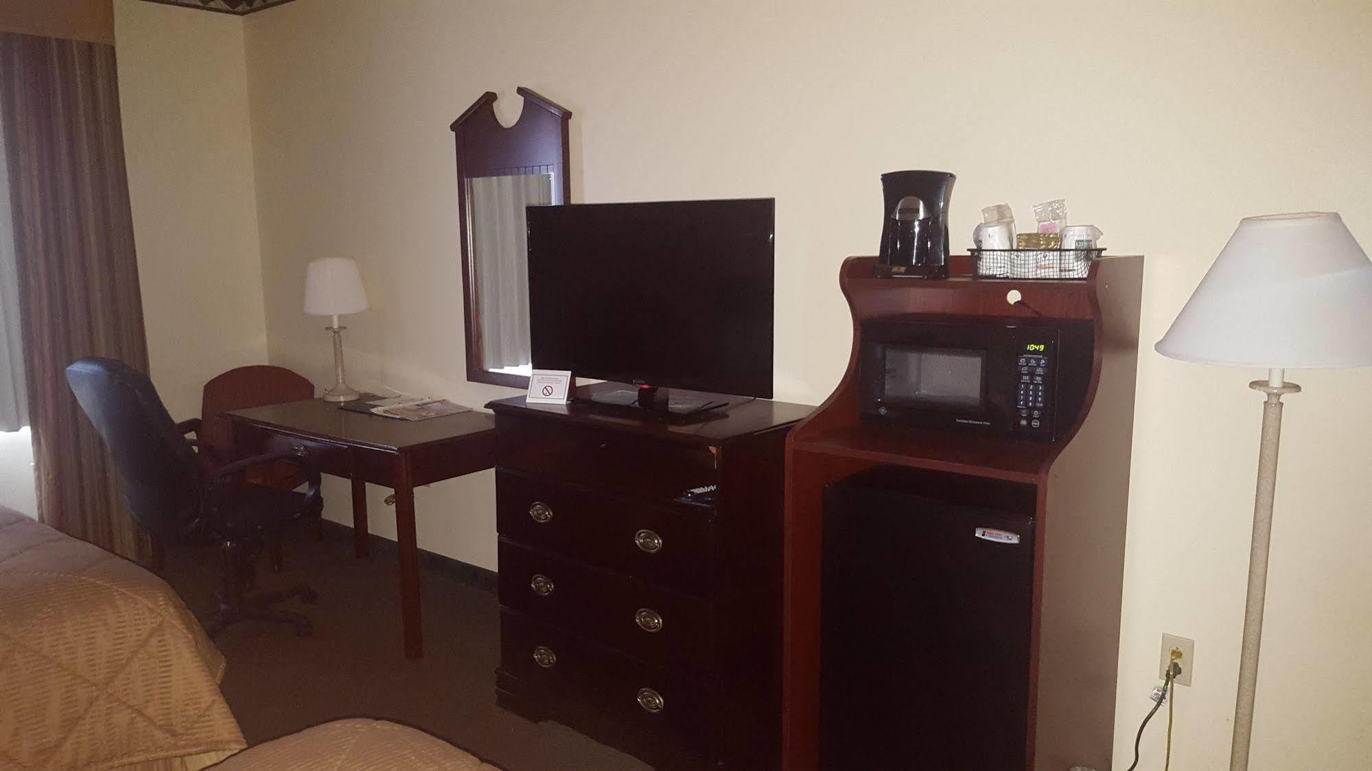 Quality Inn & Suites Alma - Fort Smith Northeast المظهر الخارجي الصورة